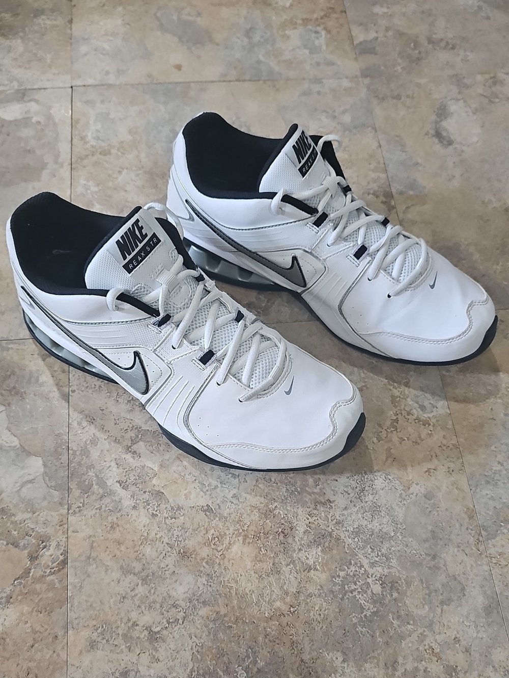 Nike Men’s White and Black Leather Athletic Trainers